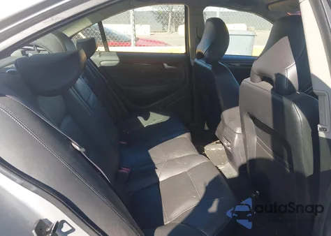 2004 Volvo S60 2.5T z USA, uszkodzony, nr VIN YV1RS59V242388043